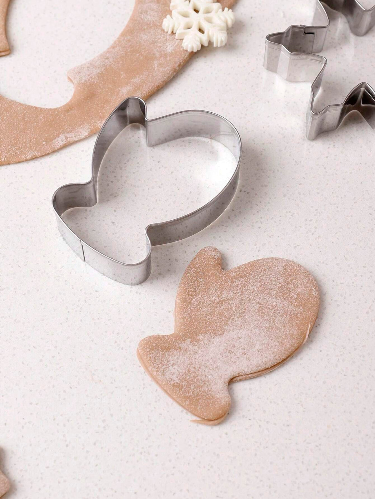 12Pcs Fun-Shaped Christmas Theme Cookie Cutter Set, Household 430 Stainless Steel Candy Molds, Complete Set of Kitchen Bakeware Accessories Christmas Party Favors Christmas Party Supplies Christmas Party Merry Christmas Eve Christmas Pajamas Christmas Decor